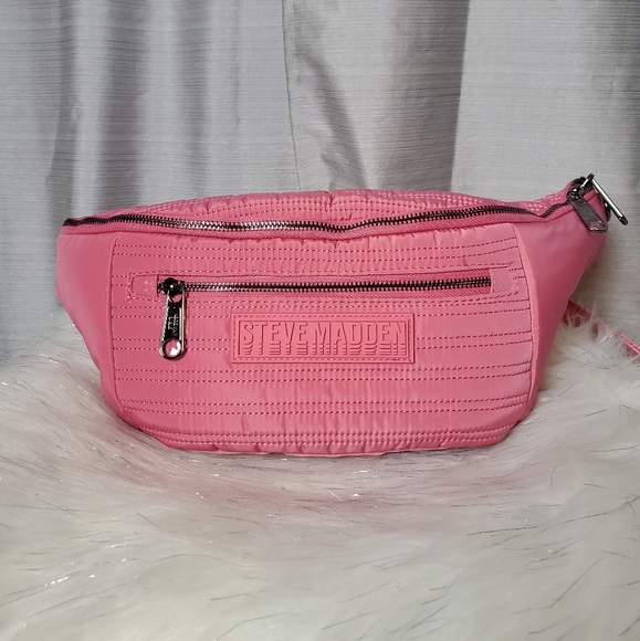 STEVE MADDEN candy pink nylon sling bag - Picture 2 of 9